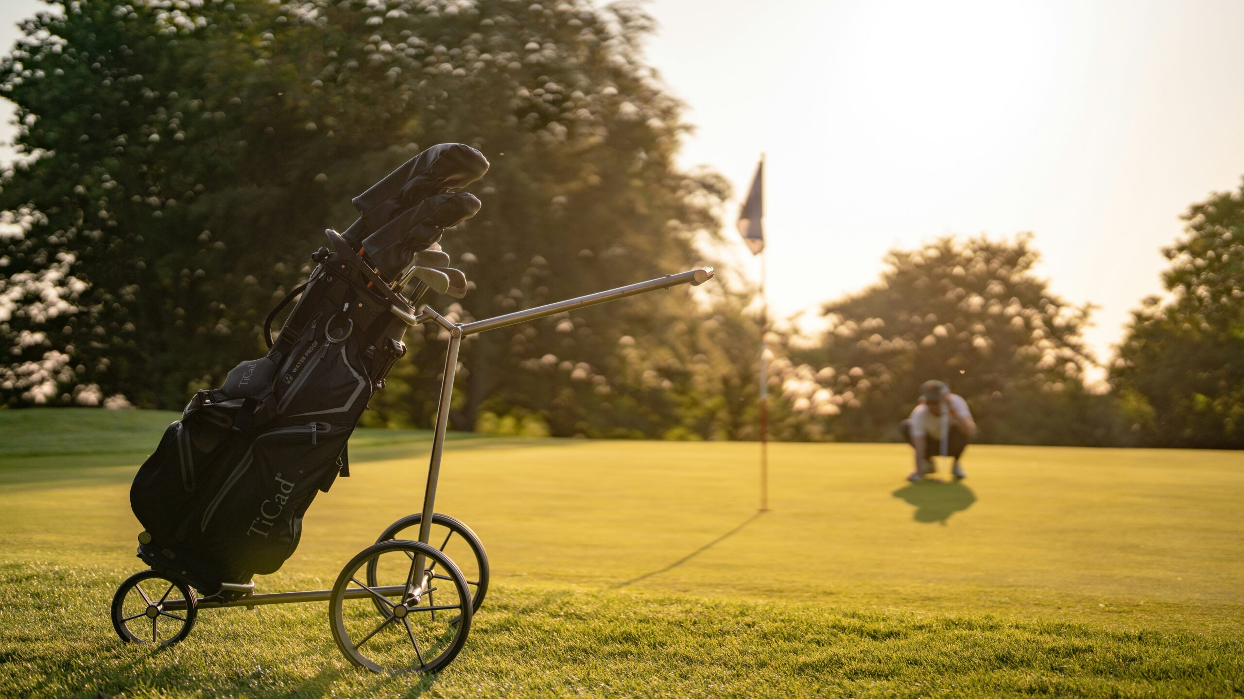 Optimizing Caddie Management: Efficient Scheduling and Performance Tracking